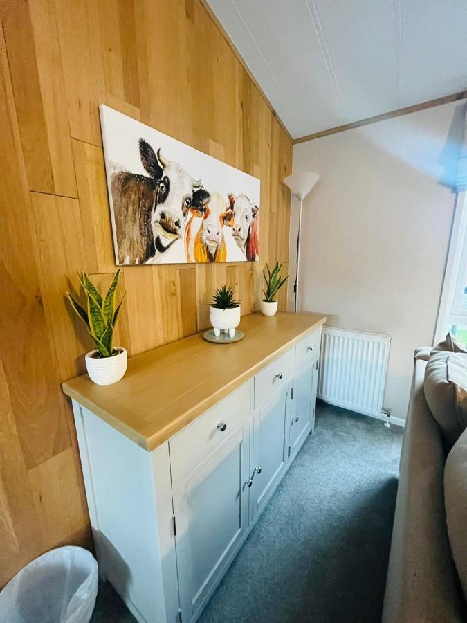 Copse View Lodge With Hot Tub York Extérieur photo